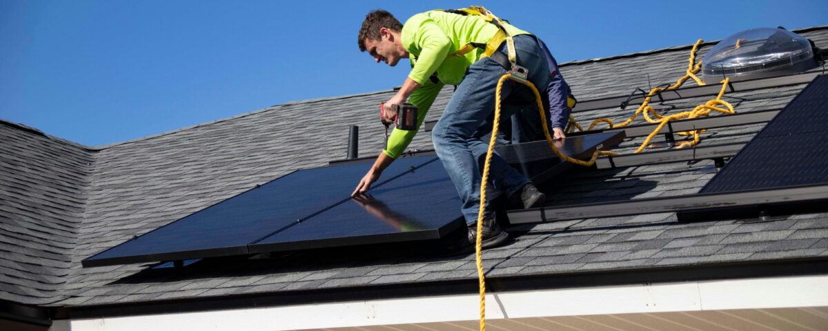 نگهداری پنل خورشیدی در تابستان و زمستان